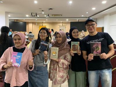 Potret Keseruan di Komunitas Membaca Raden Saleh, Ada Apa Saja?
