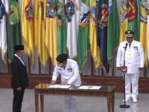 Mendagri Lantik Ucok Abdulrauf Damenta Jadi Pj Gubernur Banten Mendagri Lantik Ucok Abdulrauf Damenta Jadi Pj Gubernur Banten