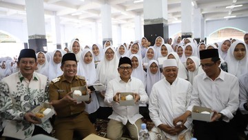 Tinjau Makan Bergizi Gratis, Cak Imin Cerita Dulu Bersepeda 7 Km Demi Susu