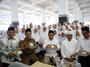 Tinjau Makan Bergizi Gratis, Cak Imin Cerita Dulu Bersepeda 7 Km Demi Susu