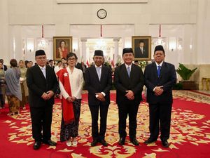 Mertua Kiky Saputri Dilantik Jadi Ketua Dewas KPK Mertua Kiky Saputri Dilantik Jadi Ketua Dewas KPK