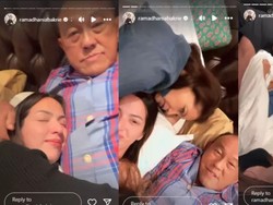 Momen Akrab Nia Ramadhani & Mertua, Peluk Aburizal Bakrie Bak Ayah Kandung