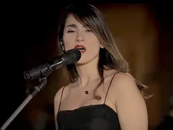 Penyanyi Wanita Iran Ditangkap karena Tak Pakai Hijab Saat Konser