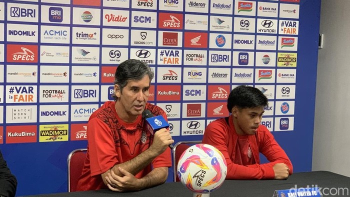 Pelatih Bali United Stefano Teco Cugurra di saat pertemuan pers usai laga Bali United melawan Persija Jakarta di stadion Kapten I Wayan Dipta, Gianyar, Minggu (16/12/2024). (Rizky Setyo) Pelatih Bali United Stefano Teco Cugurra di saat pertemuan pers usai laga Bali United melawan Persija Jakarta di stadion Kapten I Wayan Dipta, Gianyar, Minggu (16/12/2024). (Rizky Setyo) rumor Gabung Persija