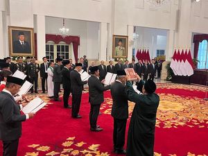 Video Momen Pimpinan dan Dewas KPK 2024-2029 Bersumpah di Depan Prabowo Video Momen Pimpinan dan Dewas KPK 2024-2029 Bersumpah di Depan Prabowo