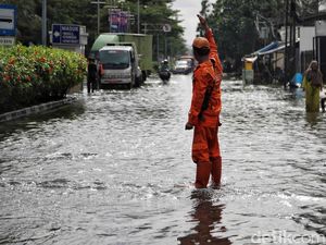 BPBD Jakarta Ungkap Kendala Atasi Banjir Rob: Tanah Turun, Laut Naik