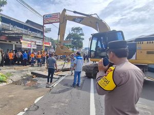 Pejalan Kaki Hanyut di Gorong-gorong Sedayu Dievakuasi Pakai Ekskavator