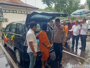 Polisi Bekuk Dua Penimbun Pertalite di Jembrana