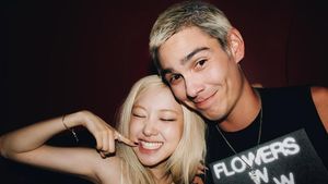 7 Momen Kedekatan Rose BLACKPINK & Evan Mock, Ciuman di Video Klip Terbaru