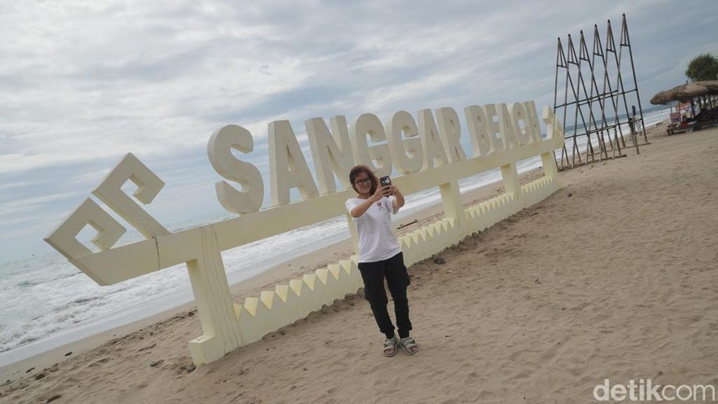 Santai Sejenak di Sanggar Beach Lampung Selatan Santai Sejenak di Sanggar Beach Lampung Selatan
