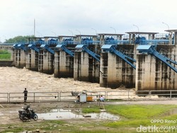 9 Pintu Bendung Gerak Bengawan Solo Diperbaiki Demi Antisipasi Banjir
