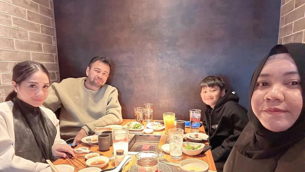 Momen Seru Shela Mbak Lala Saat Kulineran Bareng Rafathar dan Nagita Momen Seru Shela Mbak Lala Saat Kulineran Bareng Rafathar dan Nagita