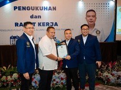 Dasco Pimpin PP Keluarga Alumni Universitas Pancasila 2022-2026