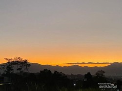 Villa Guntur Sari, Menikmati Senja di Kaki Gunung Guntur