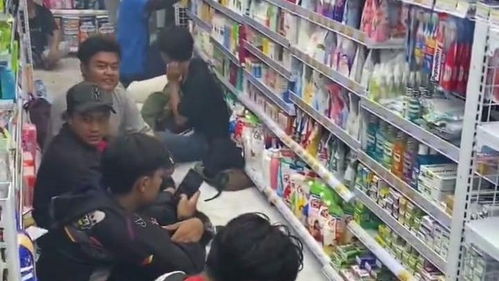 Viral komunitas CB di Nganjuk makan-tidur serta mengotori minimarket di nganjuk