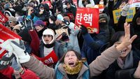 Warga Korsel Rayakan Pemakzulan Presiden Yoon Suk Yeol