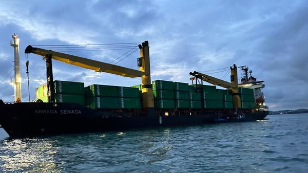 Momen Bakamla Gagalkan Transaksi BBM Ilegal di Perairan Batam