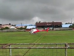 Helikopter BMKG Mendarat Darurat di Lapangan Maros karena Cuaca Buruk