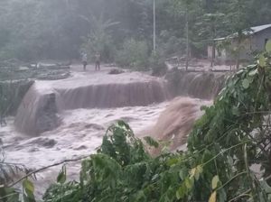 Jalan di Manggarai Timur NTT Putus Diterjang Banjir Bandang