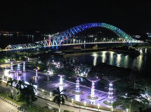 Indahnya Jembatan Kutai Kartanegara Bermandikan Cahaya