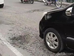 Jembatan Pacal Berlubang, Jalur Bojonegoro-Babat Macet hingga 3 Km