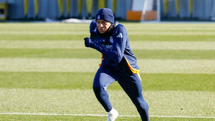 MADRID, SPAIN - DECEMBER 16: Kylian Mbappe of Real Madrid trains at Valdebebas training ground on December 16, 2024 in Madrid, Spain. (Photo by Helios de la Rubia/Real Madrid via Getty Images)