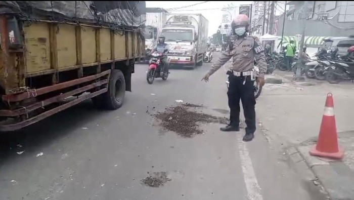 Lokasi tewasnya pemotor di Jalan Poros Nasional Lamongan Lokasi tewasnya pemotor di Jalan Poros Nasional Lamongan