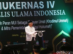 Momen Maruf Amin Buka Mukernas IV MUI Momen Maruf Amin Buka Mukernas IV MUI