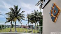 Pesona Masjid Al Afiyah Asad Humam dengan View Langsung ke Laut