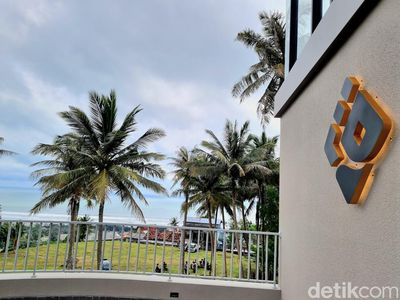 Pesona Masjid Al Afiyah Asad Humam dengan View Langsung ke Laut