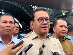 Beda Harga Ayam Versi Mendag-Pedagang di Pasar Akik Medan Beda Harga Ayam Versi Mendag-Pedagang di Pasar Akik Medan
