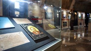 Mengenang Perjuangan Pahlawan Nasional Dewi Sartika Lewat Pameran di Bandung