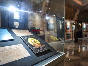 Mengenang Perjuangan Pahlawan Nasional Dewi Sartika Lewat Pameran di Bandung Mengenang Perjuangan Pahlawan Nasional Dewi Sartika Lewat Pameran di Bandung