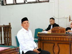 Bupati Pasaman Divonis Bayar Denda Rp 1 Juta gegara Kampanye di Musala