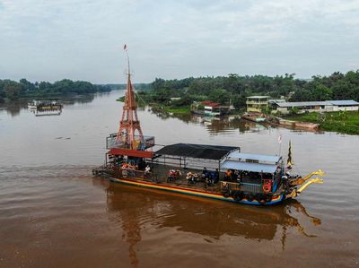 Perahu Penyeberangan di Sungai Brantas Raup Omzet Rp 24 Juta per Bulan