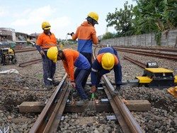 288 Ribu Tiket KA Terjual Libur Nataru, Perawatan Jalur Kereta Dimasifkan