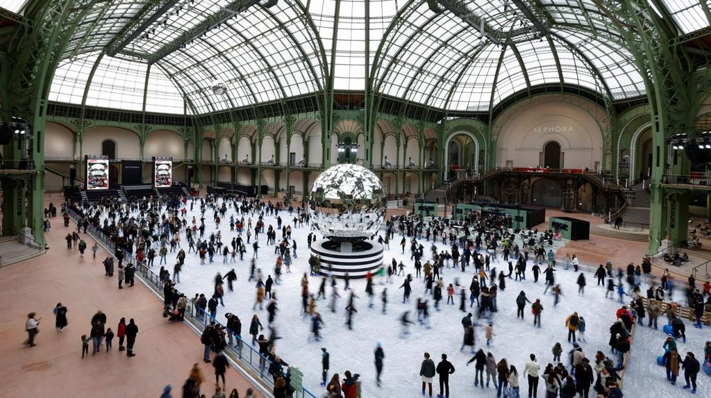 Potret Grand Palais, Arena Seluncur Es Indoor Terbesar di Dunia Potret Grand Palais, Arena Seluncur Es Indoor Terbesar di Dunia