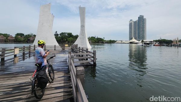 Tempat Wisata Ancol Terdampak Banjir Rob