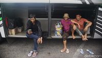 Foto: Aktivitas Terminal Kalideres Jakarta Jelang Libur Nataru