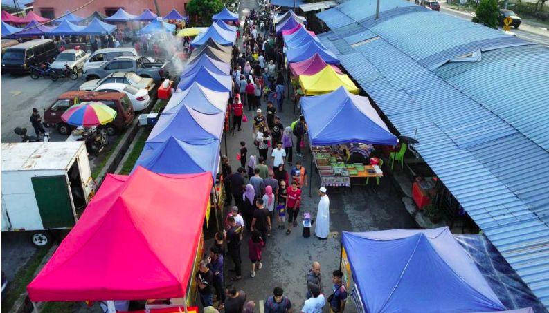 Wanita Ini Kesal, Antre Beli Ayam Penjual Dahulukan Pembeli Bermobil Mewah