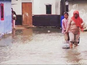 Kisah Tubagus Kehilangan Mata Pencaharian Akibat Rob di Karawang Kisah Tubagus Kehilangan Mata Pencaharian Akibat Rob di Karawang