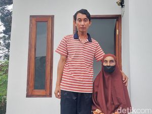 Penantian Panjang 30 Tahun Anih untuk Huni Rumah Layak Penantian Panjang 30 Tahun Anih untuk Huni Rumah Layak