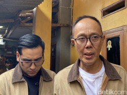 Ayep Zaki-Bobby Takziah ke Rumah Siswi yang Tewas di Kolam Renang