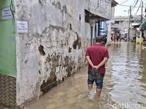 Banjir Rob Masih Genangi 3 RT di Jakut, Ketinggian Air 50 Cm
