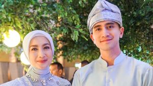7 Foto Desy Ratnasari Jadi Among Tamu Pernikahan Putri Zulhas, Bak Tak Menua