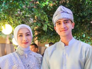 7 Foto Desy Ratnasari Jadi Among Tamu Pernikahan Putri Zulhas, Bak Tak Menua