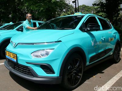 Wujud Taksi Vietnam yang Mengaspal di Jakarta