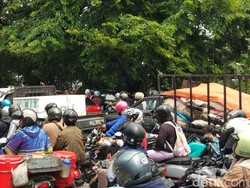 Jalan Perintis Kemerdekaan-Jalan Urip Sumoharjo Makassar Macet 2,7 Km