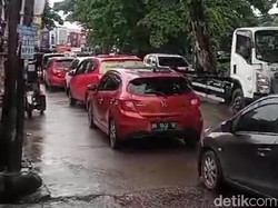 Jalan Abdesir Makassar Macet Parah Sore Ini, Kendaraan Mengular 2 Km
