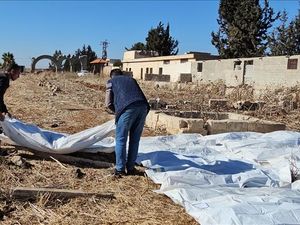 12 Kuburan Massal Diduga Korban Kekejaman Rezim Assad Ditemukan di Suriah